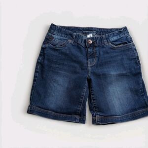 Maurices Womens Size 5/6 Mid Rise Stretch jean shorts